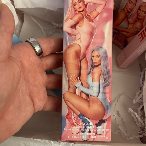 Kylie Cosmetics Kylie X Stassi collection - Picture 2 of 6